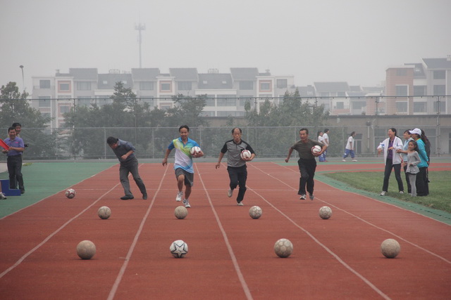 我校成功舉行第三屆運動會