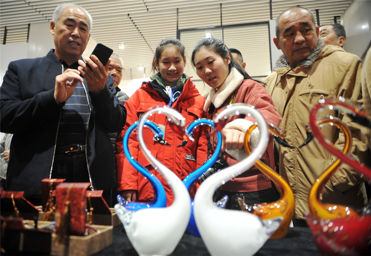 走進(jìn)淄博國(guó)藝館 傳承陶琉茶文化