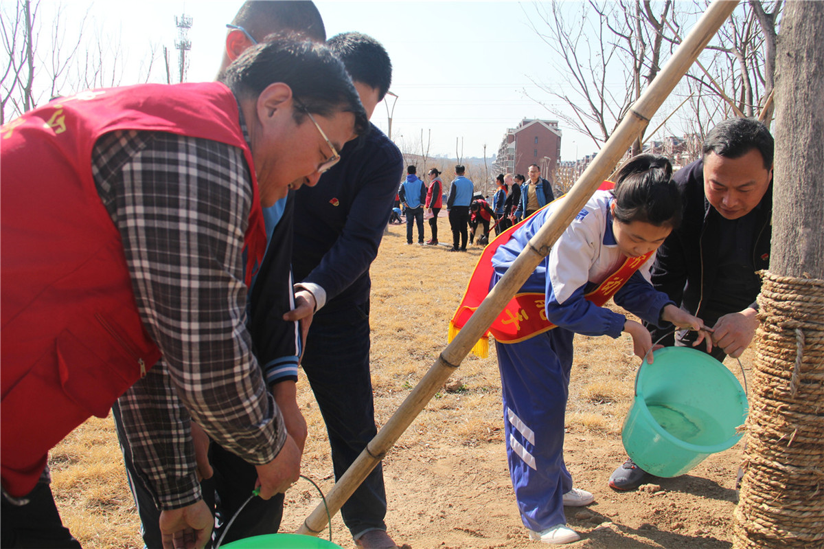 市特教中心組織開(kāi)展植樹(shù)節(jié)志愿服務(wù)活動(dòng)