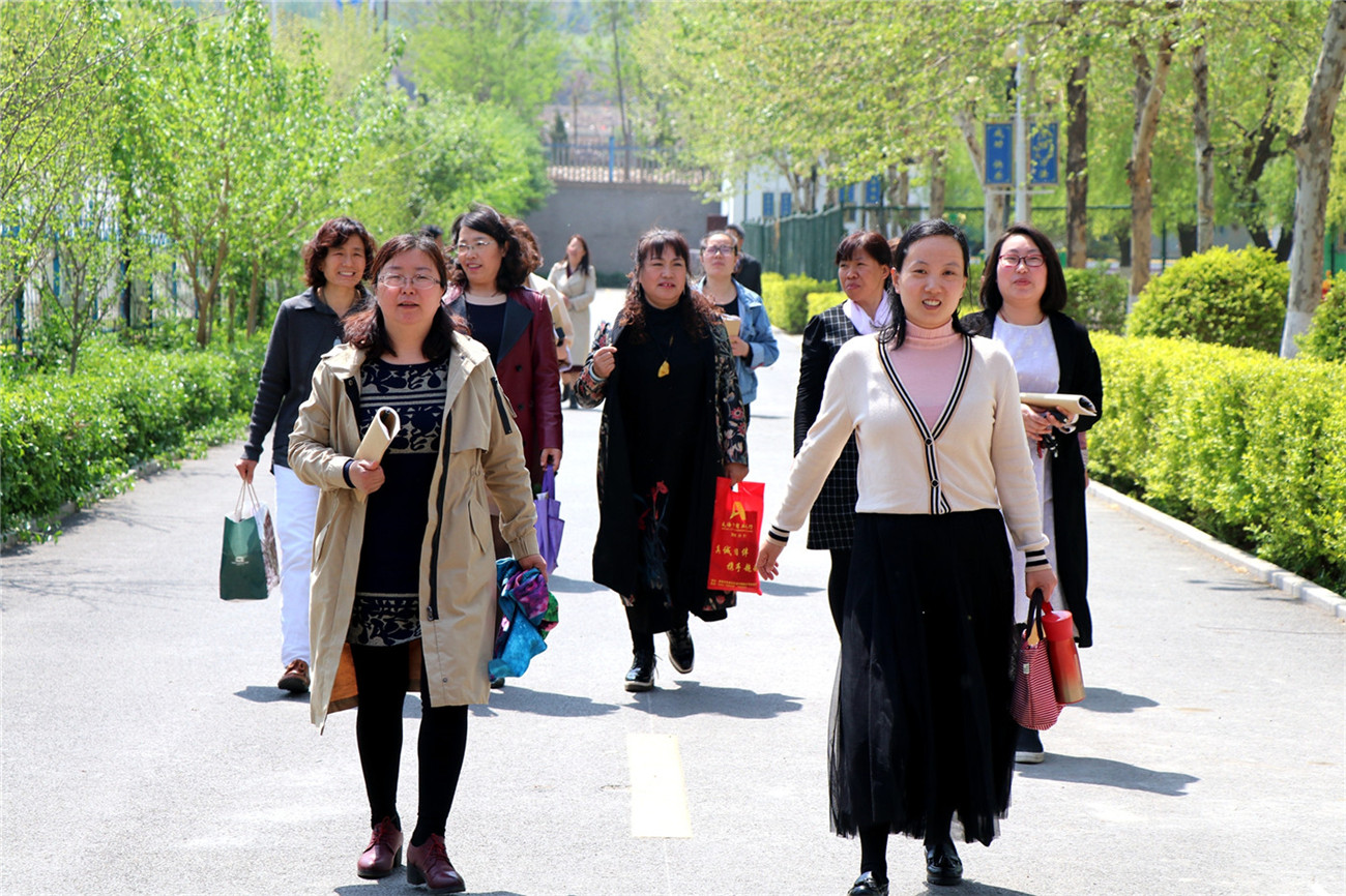 融合教育：大學(xué)科教研走進(jìn)新經(jīng)典學(xué)校