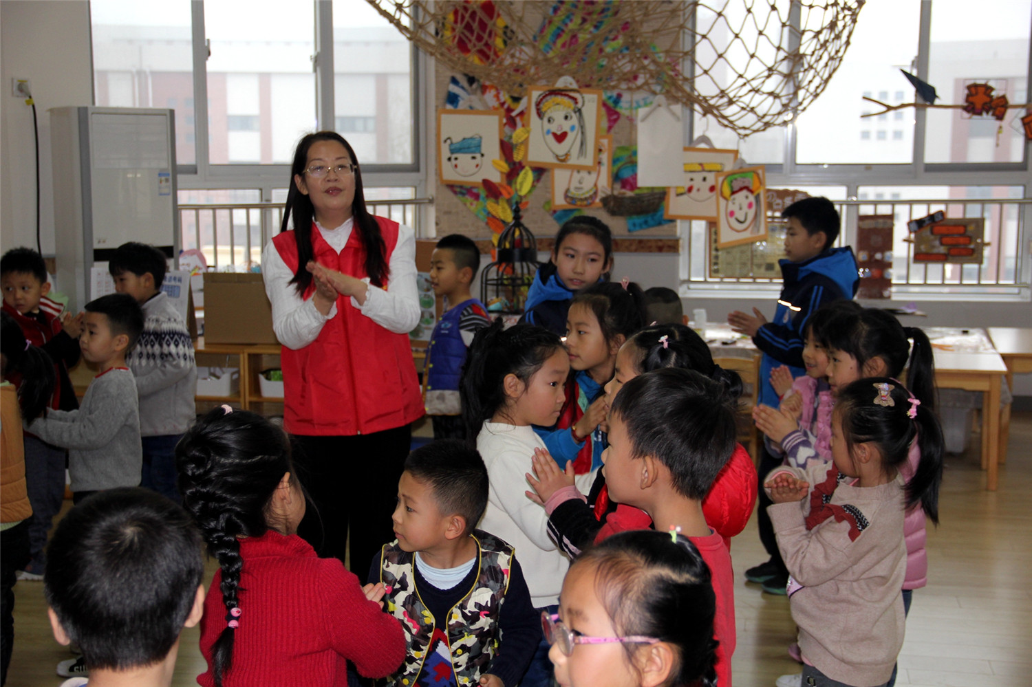 新時代文明實踐助殘志愿服務隊走進市實驗幼兒園