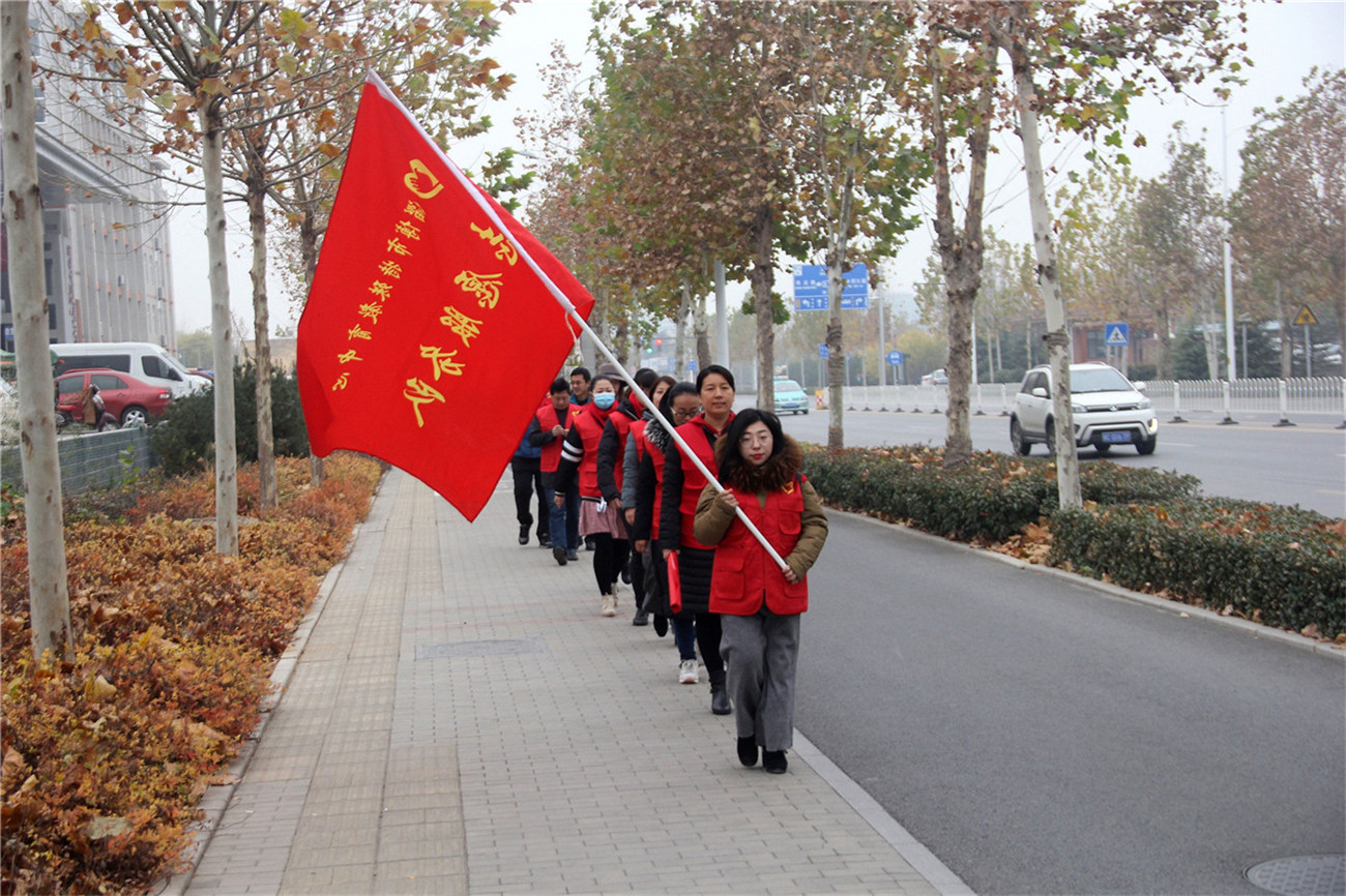 志愿服務(wù)進(jìn)社區(qū) 文明創(chuàng)建我先行